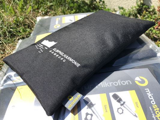 Mikrofonkissen microSTOP beanBAG mit eingesticktem Kundenlogo